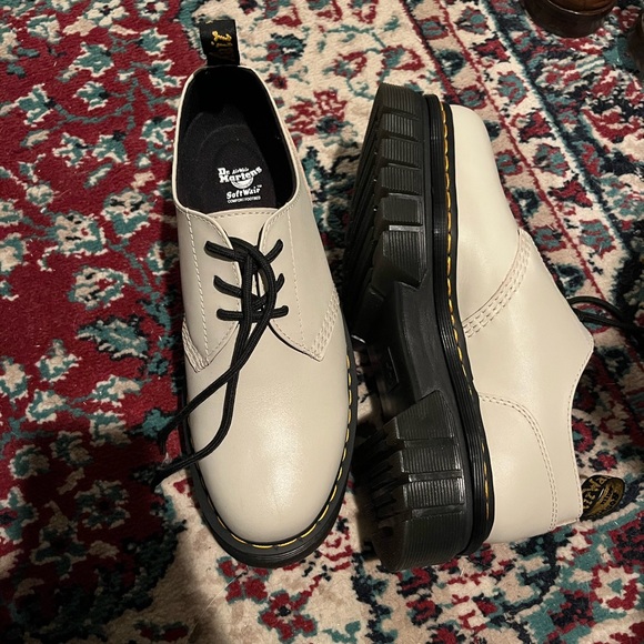 Dr. Martens AUDRICK NAPPA LEATHER PLATFORM SHOES - Picture 2 of 6